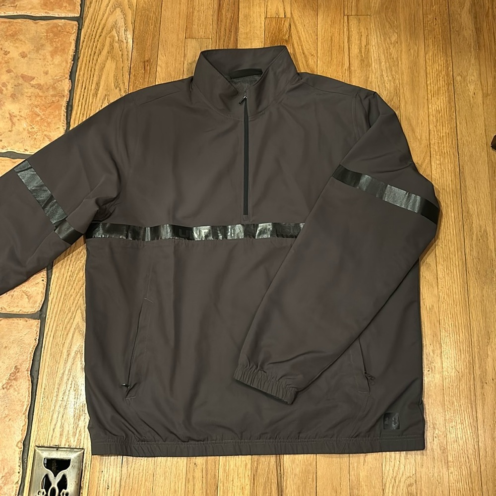 Under Armour running windbreaker pullover